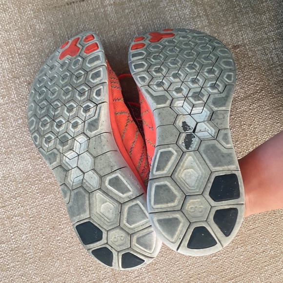 Nike hot pink flex sneakers 7 - Picture 3 of 6